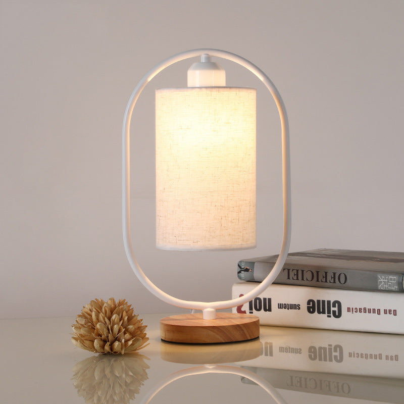 Nordisk Nattbordslampe – Elegant Lys for Kveldsro